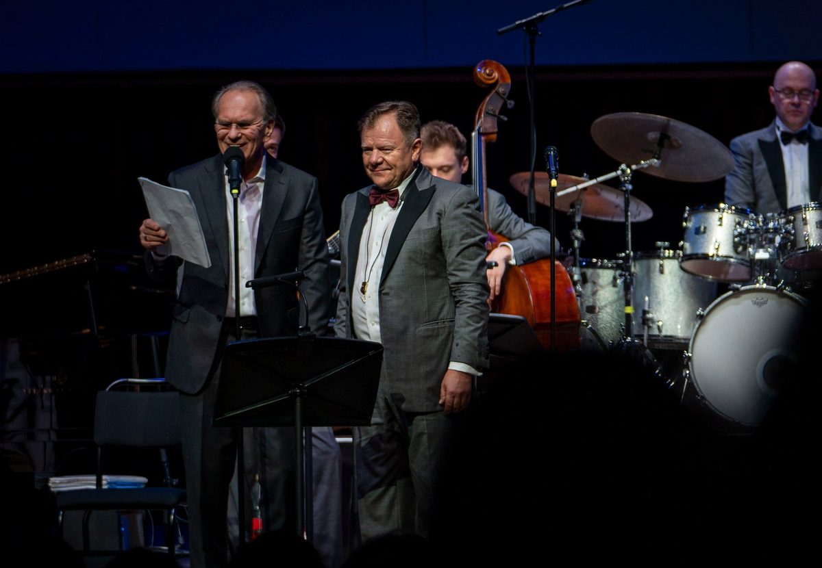 Алексей Гуськов и Игорь Бутман в музыкально-драматическом перформансе «Джаз от первого лица». Фото: Ульяна Столярова