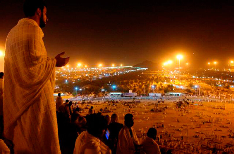 Гора муздалифа. Муздалифа мекка. Муздалифа мекка. Муздалифа хадж. Горы муздалифа мекка.