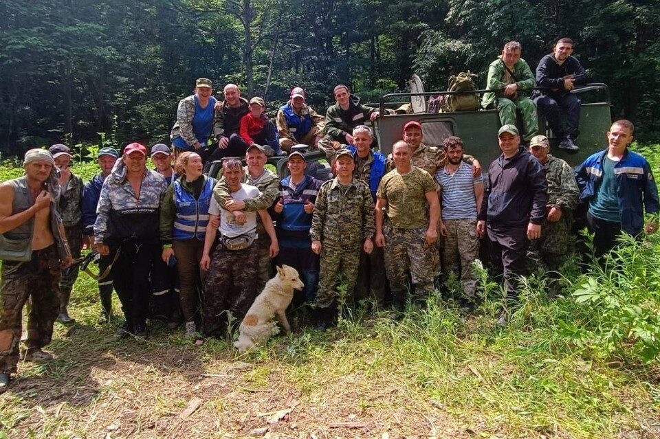    Принимавшие участие в поиски Толи.