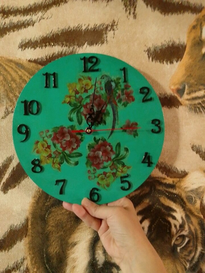 Часы на кухню. Если не можешь найти готовое, сделай то, что тебе нравится