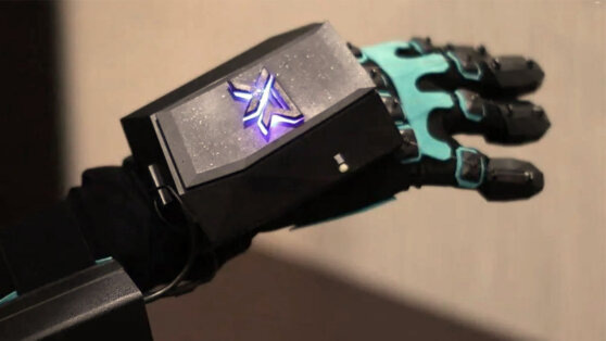    В Подмосковье создали перчатку виртуальной реальности Дмитрий Коптев