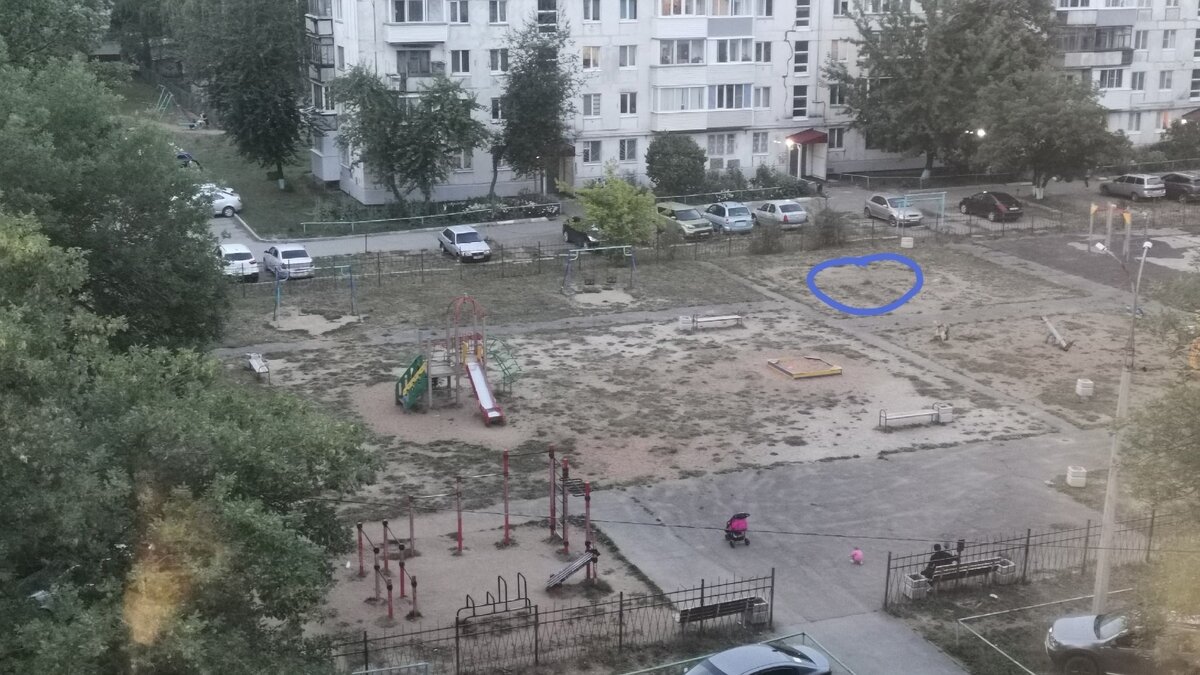     В соцсетях ижевчане просят обустроить детскую площадку по улице Петрова.