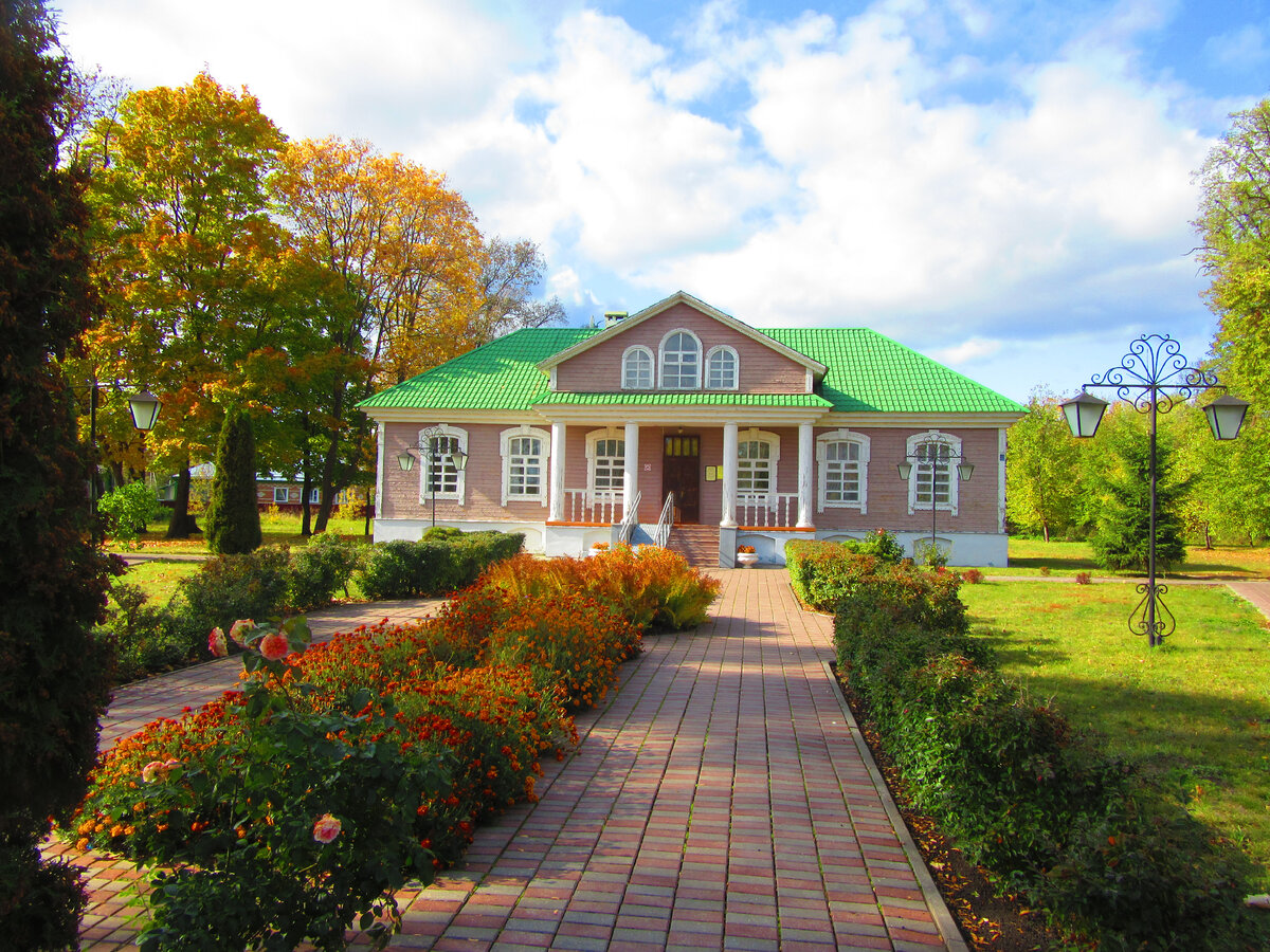 Восстановленный усадебный дом В.И.Вернадского