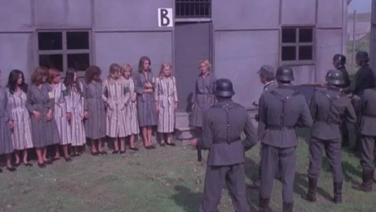 В плену извращенца. Лагерь Равенсбрюк пытки. Лагерь СС пять женский ад 1977. Лагерь СС №5: женский ад.