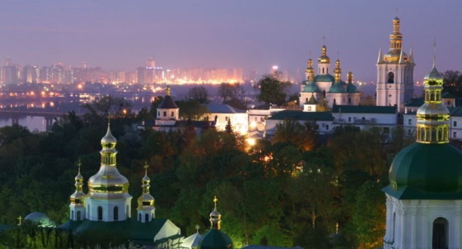Вид на Киево-Печерскую Лавру