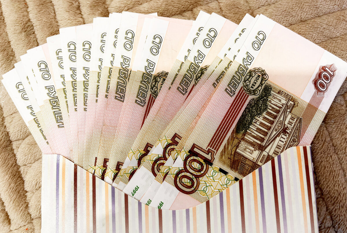 Минтруд России распланировал, как будет увеличивать минимальный размер оплаты труда (МРОТ) в ближайшие годы.