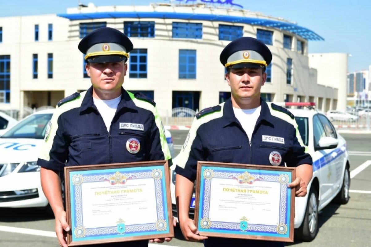 В Санкт-Петербурге девушка на автомобиле разбилась, пытаясь уйти от погони ДПС