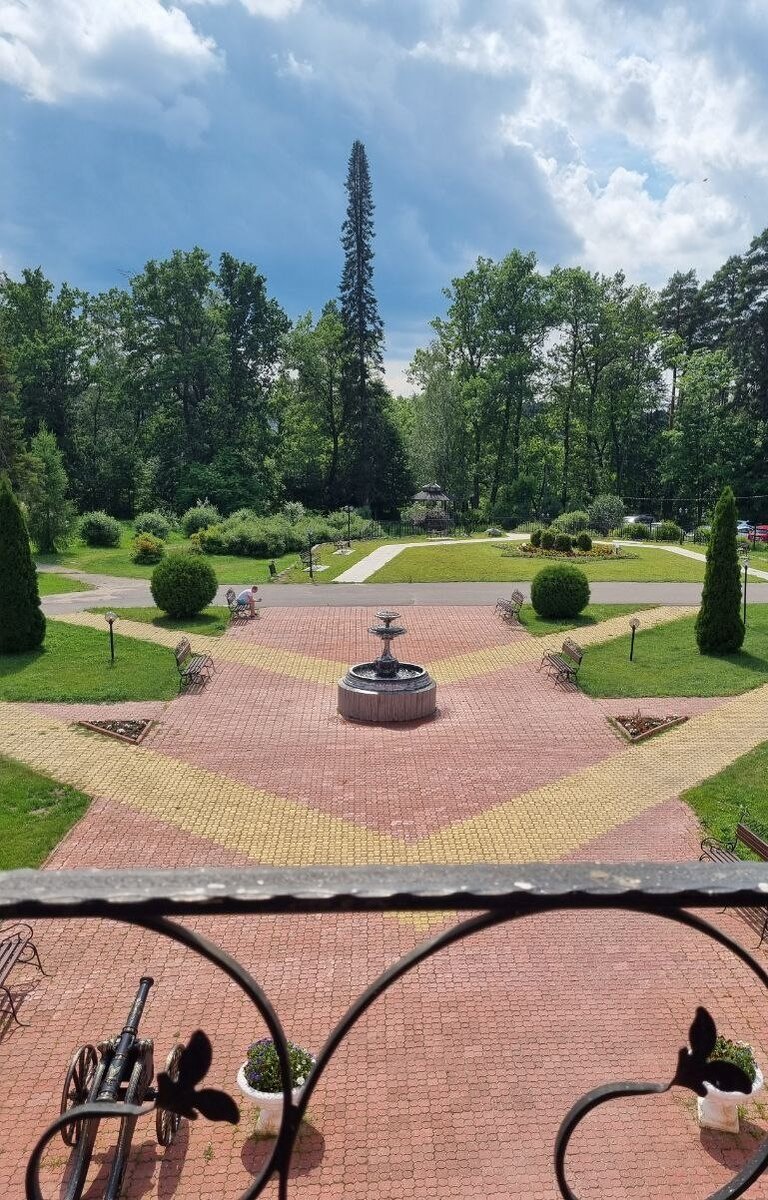 Территория курорта "Оболсуново". Фото автора.
