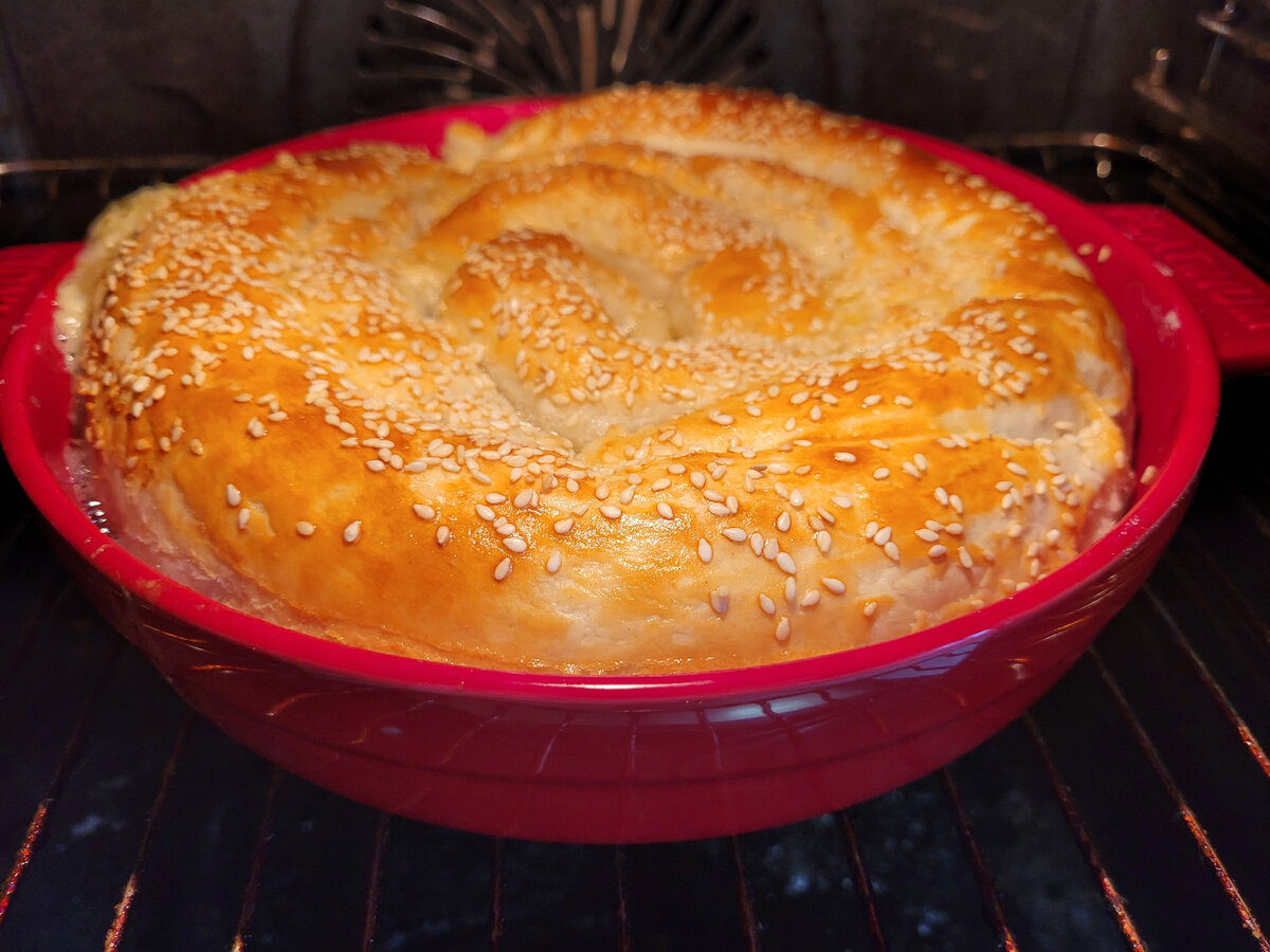 Фото  автора.Готовим пирог.