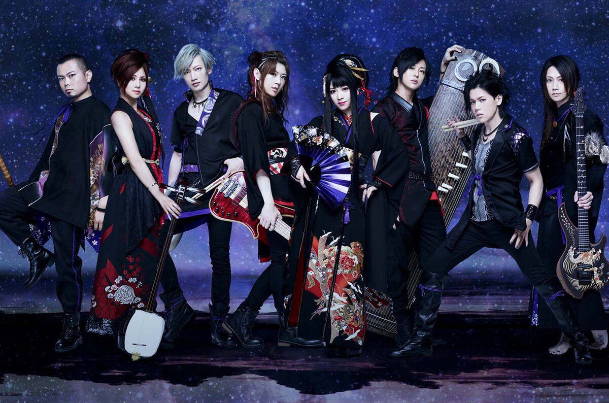 Рок - группа Wagakki Band исполняет песни в жанрах метал и фолк - рок. В составе музыкального коллектива играют Юко Судзухана, Киёси Ибукуро, Дайсукэ Каминага, Бэни Нинагава, Курона, Матия, Аса и Васаби