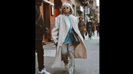 Лень убираться. Женщина среднего возраста. Женщина среднего возраста. Как живет женщина после. Уставшая женщина.