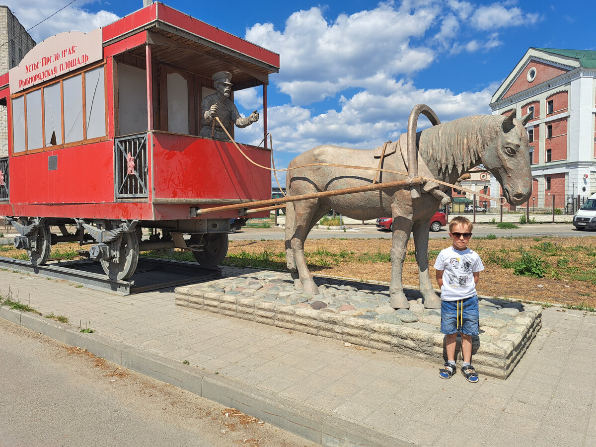 Листайте карусель