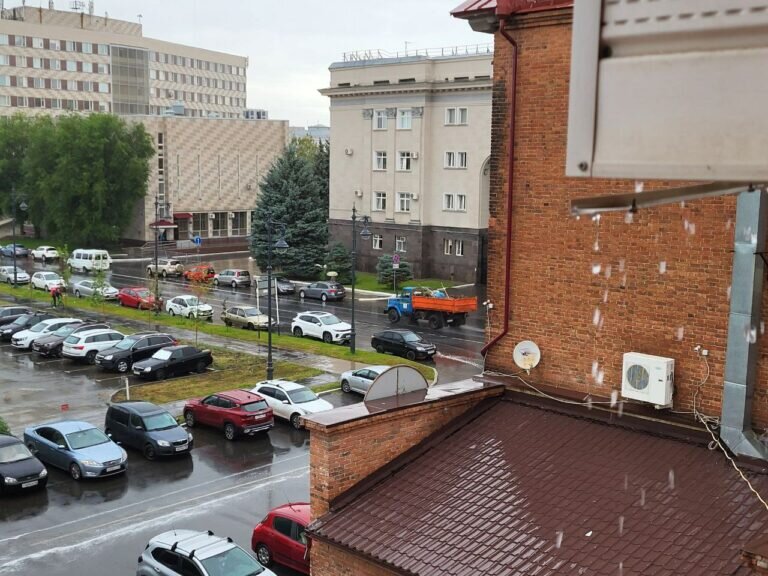    Оренбург с утра накрыл сильнейший ливень Белов Михаил Александрович