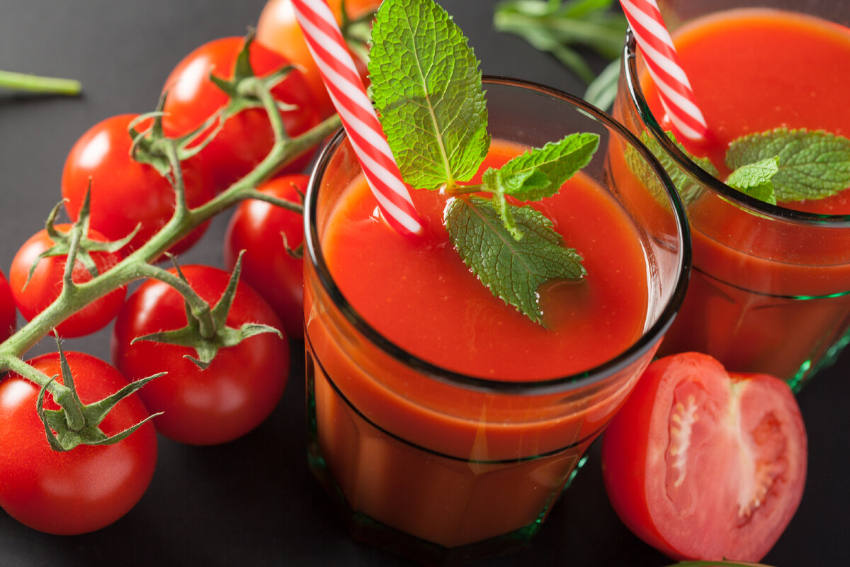 <a href="https://www.freepik.com/free-photo/tomato-juice-with-tomatoes_20989099.htm#page=3&query=%D1%82%D0%BE%D0%BC%D0%B0%D1%82%D0%BD%D1%8B%D0%B9%20%D1%81%D0%BE%D0%BA&position=8&from_view=search&track=ais">Image by fabrikasimf</a> on Freepik