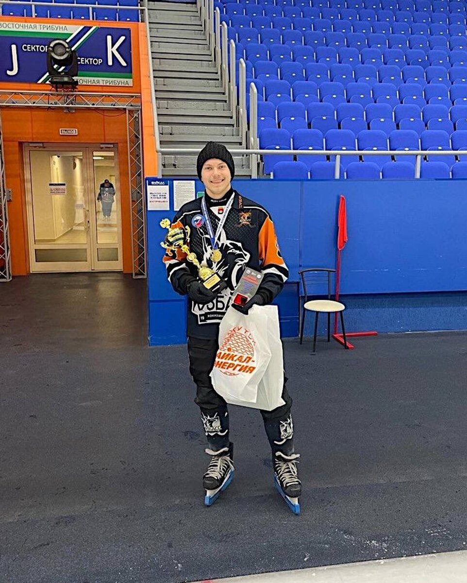    Евгений Хвалько. Фото: Telegram @kuzbass_bandy