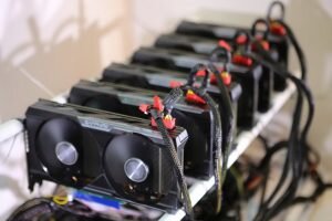 Как  известно в прошлом году продажи графических процессоров компаниями  Nvidia и AMD стремительно росли, рост продаж частично был связан с  майнерами, которые покупали процессоры для добычи криптовалют. Однако в  последние месяцы продажи начали сокращаться.
