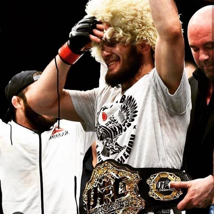 В предстоящем поединке Хабибу предстоит отстоять пояс чемпиона в легкой весовой категории. На данный момент, согласно аналитике и прогнозам успешных бойцов, которые лично знают обоих спортсменов, перевес на стороне Хабиба 74/26%, более точную статистику мы предоставим Вам 1 сентября.