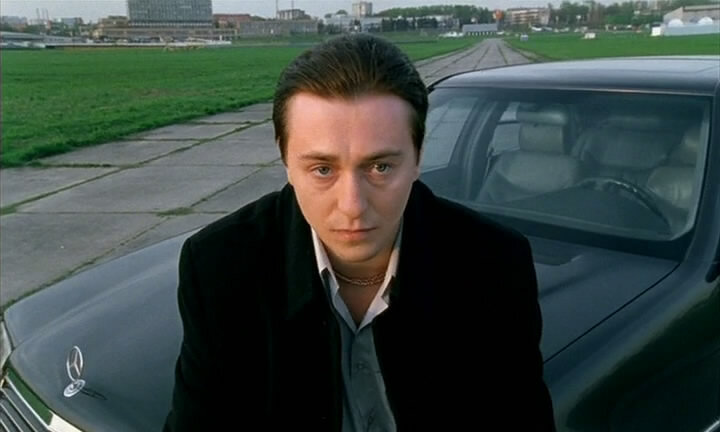 Актёр Сергий Безруков в роли Саши Белого в сериале 