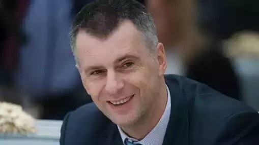  Мосгорсуд признал законным решение Люблинского суда по иску Михаила Прохорова о взыскании с блогера Алексея Навального 1 рубля.
Люблинский суд Москвы постановил взыскать с блогера Алексея Навального 1 рубль 26 июня.
Бизнесмен просил суд обязать Навального опровергнуть и удалить касающийся его материал. 