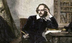 The Guardian пишет о недавно найденных документах в Национальном архиве Великобритании, которые показывают, что отец драматурга – предприниматель Джон Шекспир подвергался преследованиям со стороны Британской короны, что, возможно, оказало влияние на отношение барда к власти и правящему классу. Из найденных документов следует, что у отца Шекспира вымогали деньги в пользу казны. Давно забытые документы, раскрывающие как отец Уильяма Шекспира – предприниматель Джон Шекспир стал жертвой доносчиков, которые хотели выбить из него деньги, были обнаружены в недрах Национального архива Великобритании.