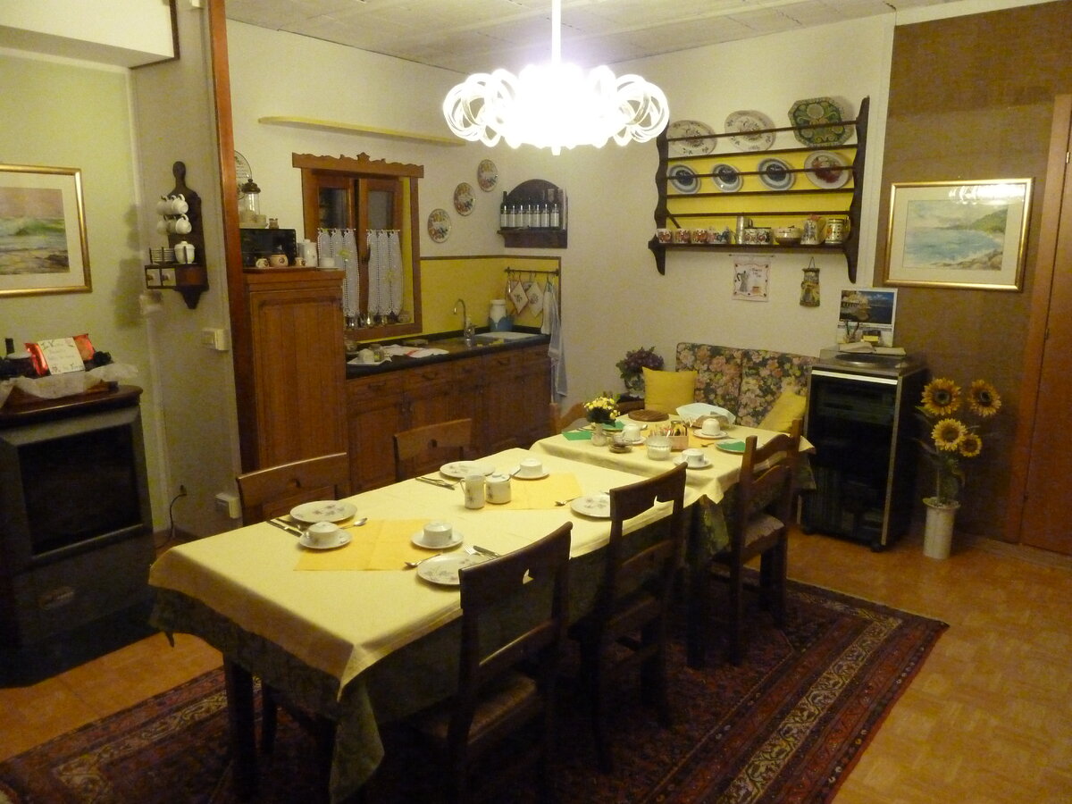 Когда в твоём распоряжении кухня и посуда, можно закатить какой угодно пир с национальным колоритом.