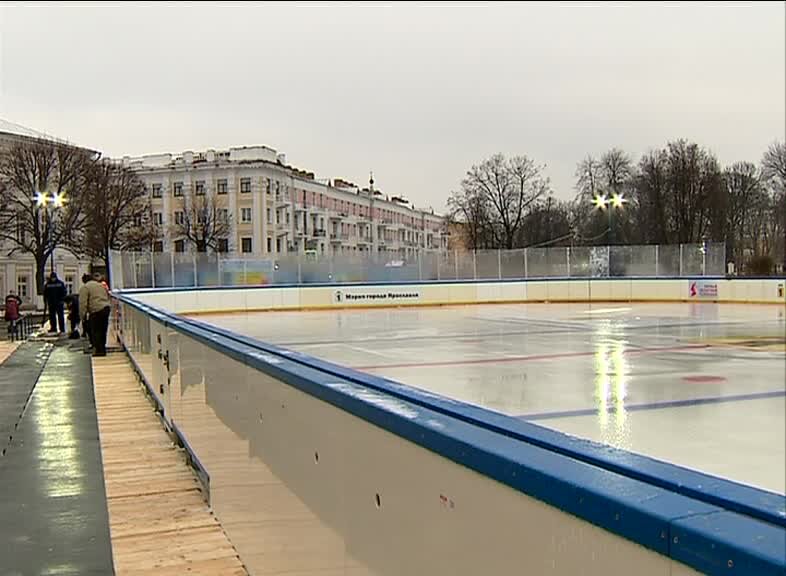 Каток палехская 11. Каток на набережной ярославль. Каток на советской площади. Каток времена года ярославль. Каток на советской ярославль.