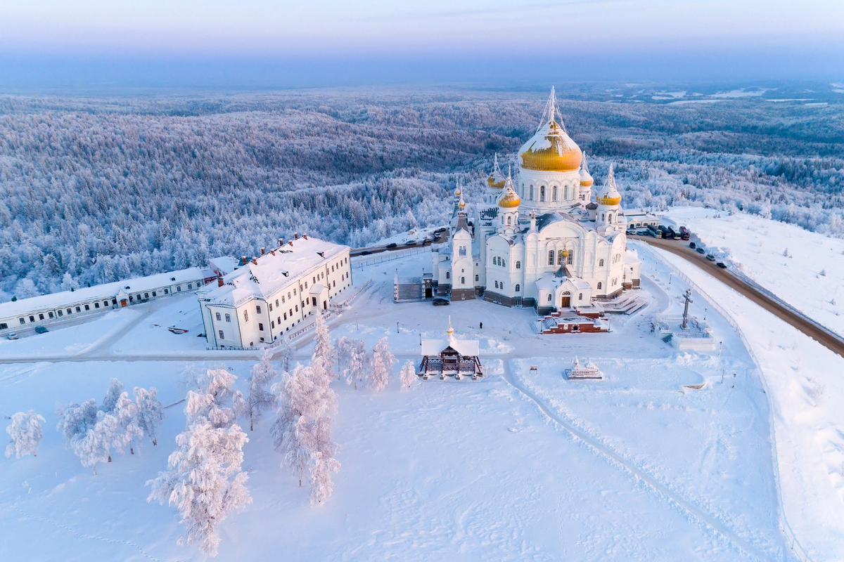 Белогородский монастырь в пермском крае. Белогорский монастырь Кунгурский район. Белогорский Николаевский монастырь Пермский край. Белая гора Пермский край монастырь. Белогорье мужской монастырь Пермский край.