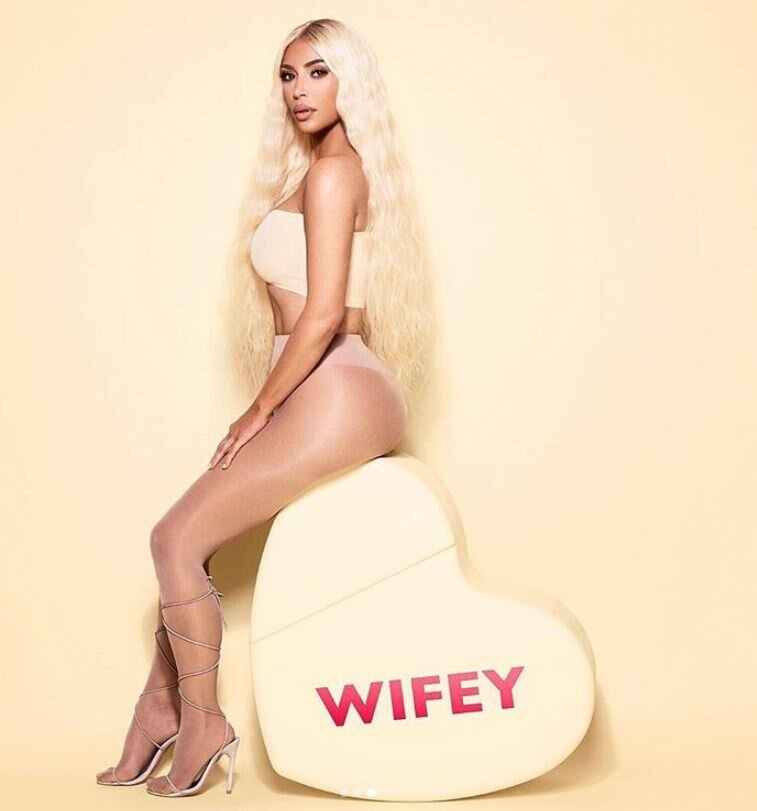 Ким Кардашьян для рекламы духов