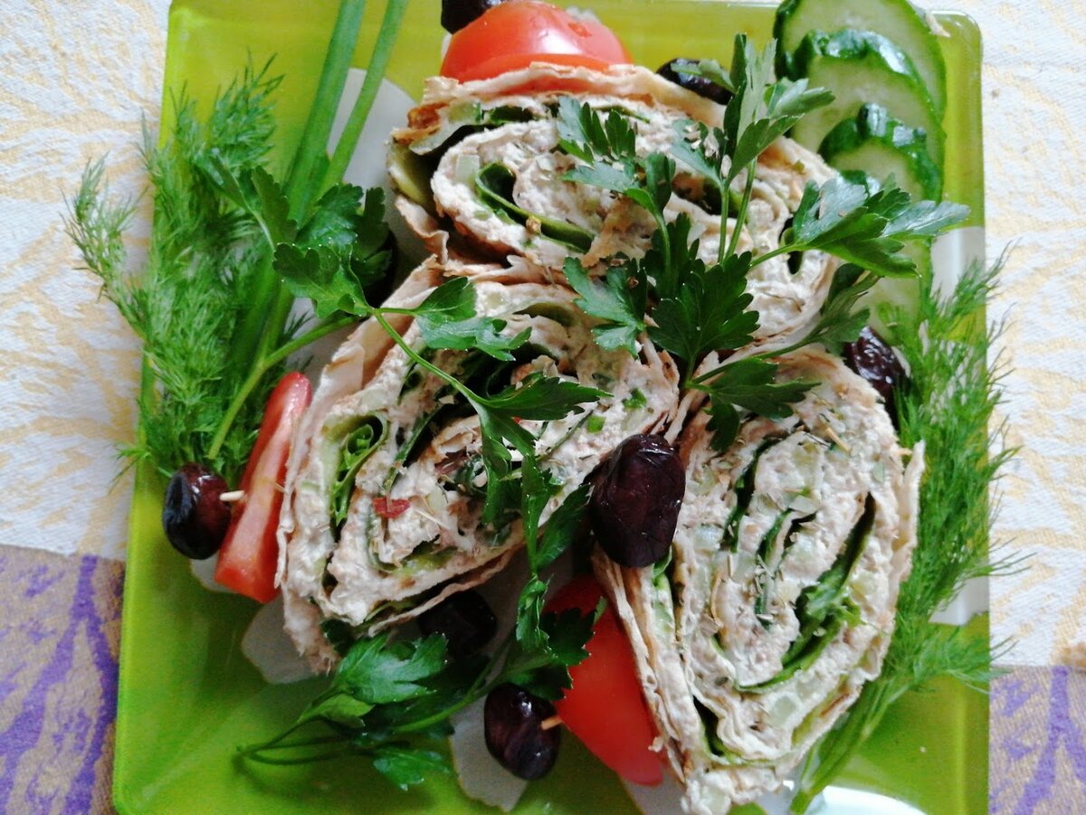 Закуска с копченой скумбрией