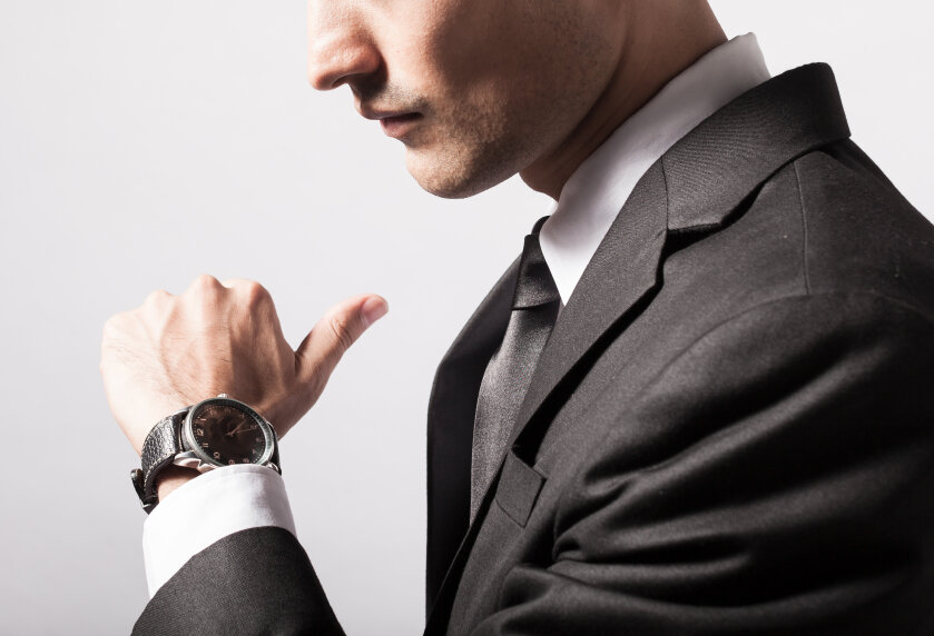 Почему наручные часы на руке мужчины - это символ статуса. История наручных часов.