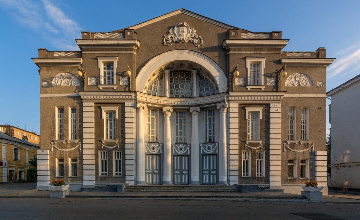 Здание театра до реконструкции