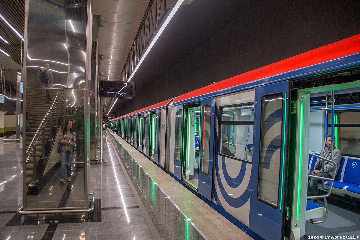 На зеленой ветке запустили новые поезда. 81-765 Замоскворецкая линия. Замоскворецкая линия 81-765 Москва. ФУДСИТИ ветка Москвы.