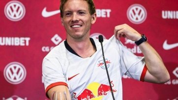 «Наступила новая эпоха» - торжественно объявил президент «Лейпцига» Оливер Минтцлафф. Причина для такого громкого высказывания находилась прямо перед ним – 31-летний тренер-вундеркинд Юлиан Нагельсманн, уже не первый год попадающий в заголовки ведущих спортивных изданий.

