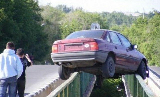 5 Необычных дорожных проишествий, которые закончились удачно, благодаря крупному везению