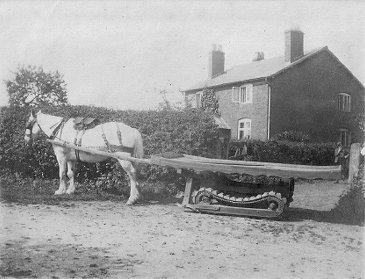 Frank Beamonds tracked lorry No.1 1907 фото: Roger Beamond. Frank Beamond and his Patents - Waitrose.com