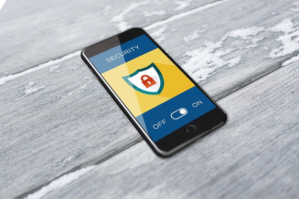 https://pixabay.com/photos/cyber-security-smartphone-cell-phone-2765707/