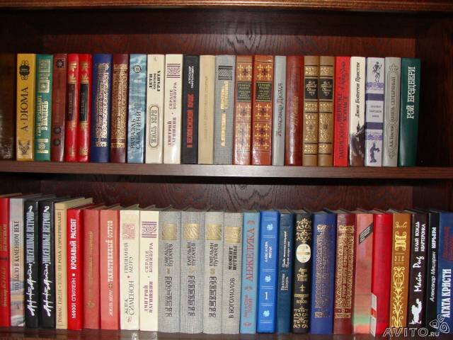 Книжная полка.Фото из интернета.