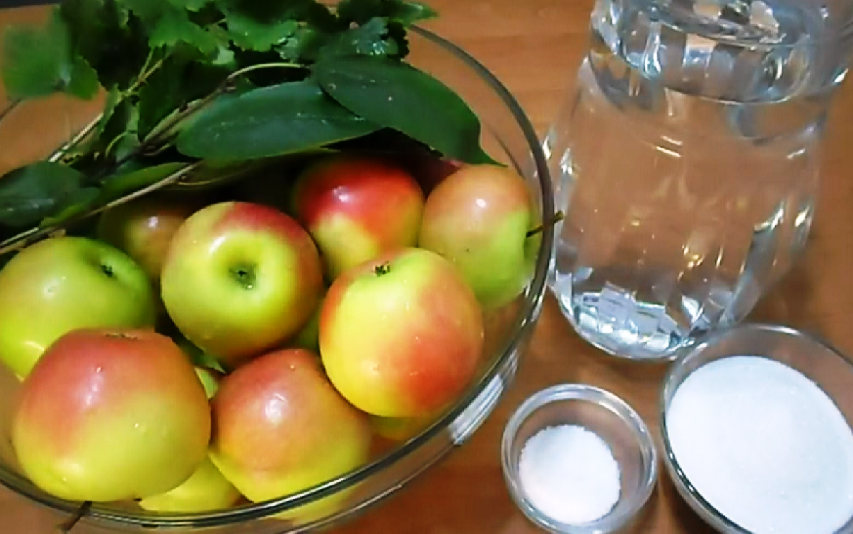 Хрустящие квашеные яблоки в трехлитровой банке - лучшая закуска и десерт всех времен