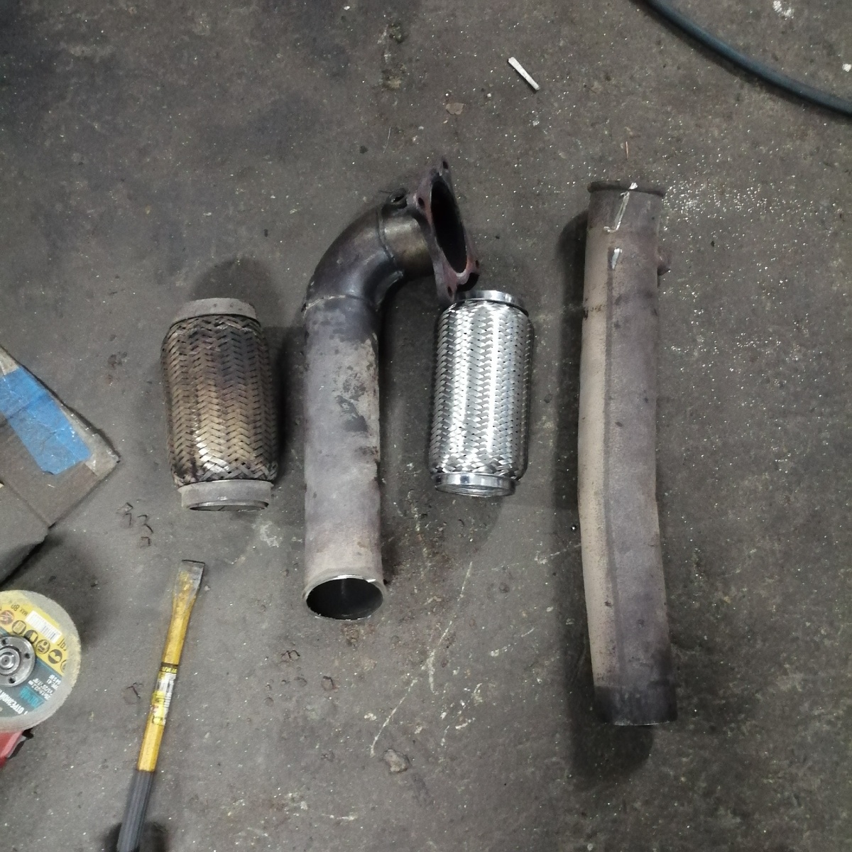 Заменили гофру диаметр 76мм длина 20см