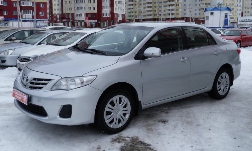 Седан Toyota Corolla 10-поколения