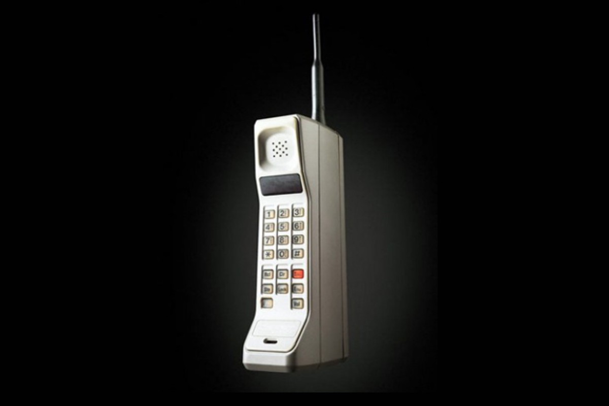 Моторола DYNATAC 8000x. Motorola DYNATAC 8000x (1983 год). Первый телефон Motorola DYNATAC 8000x. Motorola DYNATAC 8000x 1973 год.