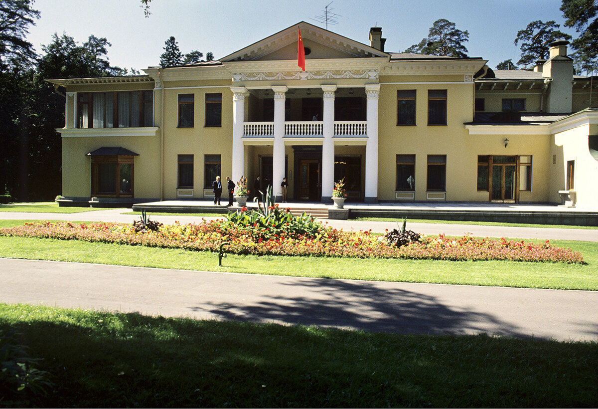 Резиденция «Ново-Огарево». Загородная резиденция президента Владимира Путина