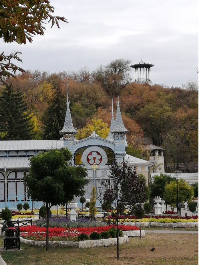 Лермонтовская галерея и Китайская беседка