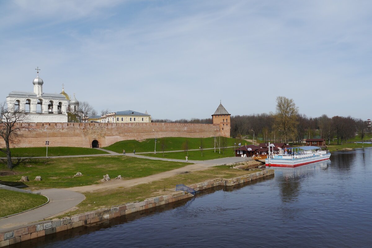 Софийская набережная Новгород