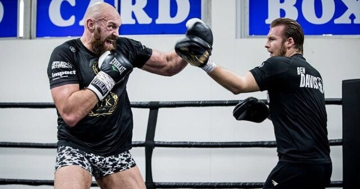 Действующий чемпион мира в супертяжелом весе по версии (WBC) - Тайсон Фьюри набрал хорошую форму к третьему поединку с Деонтеем Уайлдером