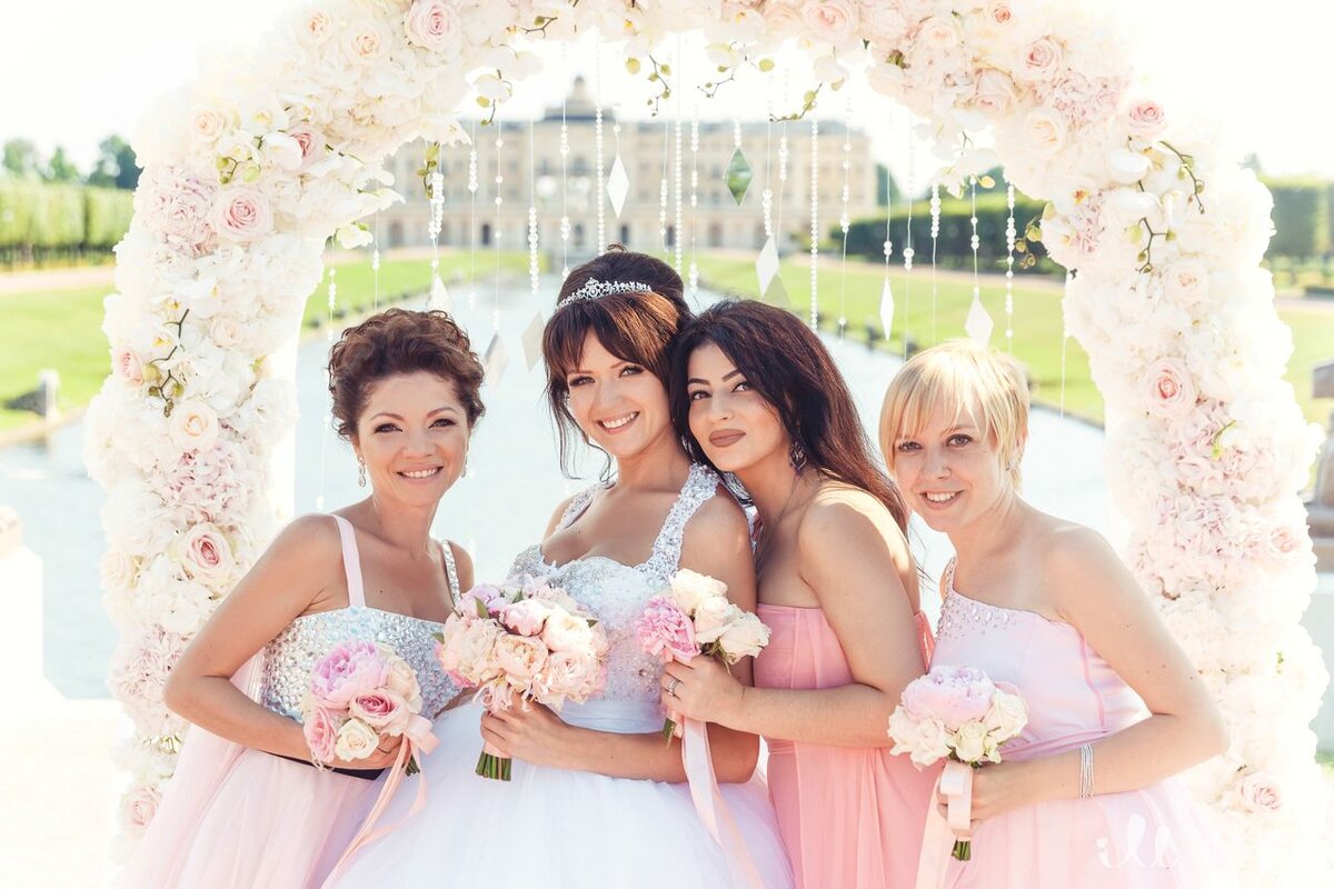 Платья подружек невесты 2022