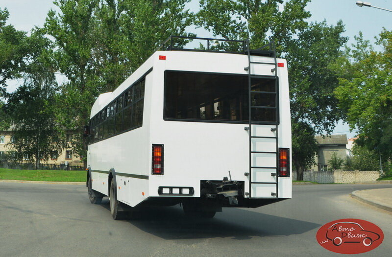 Судя по фаркопу, прицеп предполагался как неотъемлемая часть