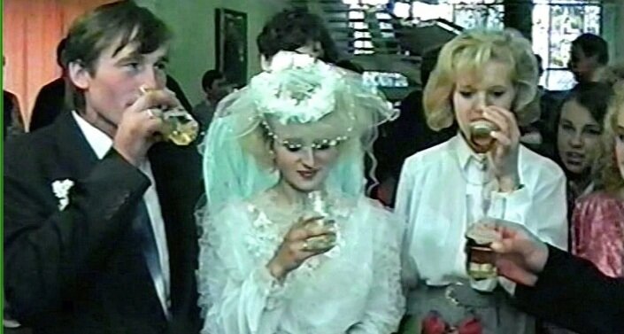 Яркая невеста, кадр из видео.