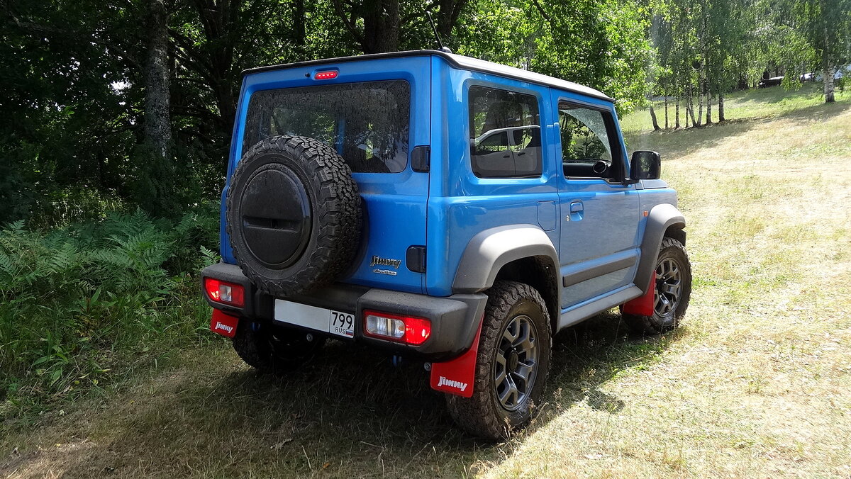 Длина компактного Jimny всего 3м 48см