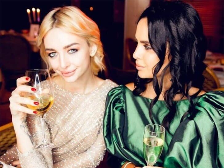 Вика Романец с сестрой Антониной Власюк. Фото: instagram.com/antonina_vlasuk/